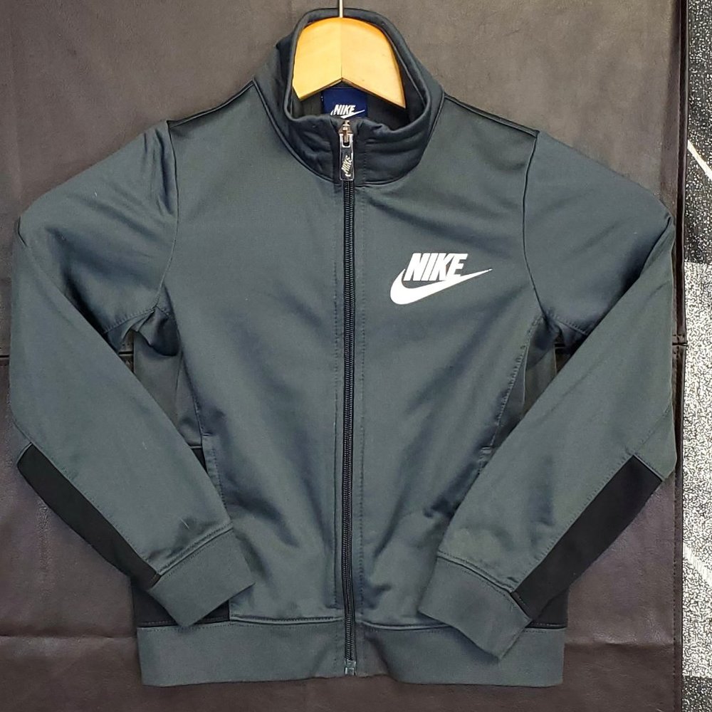 Nike youth zip track jacket